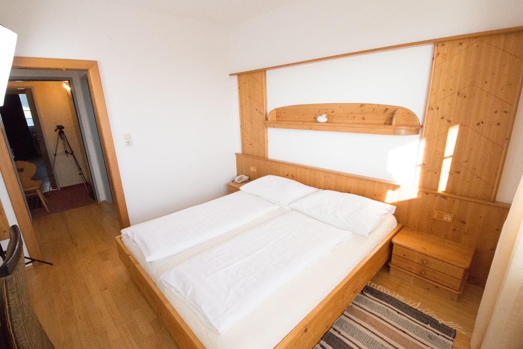 Pension St. Nikolaus Golling an der Salzach Chambre photo